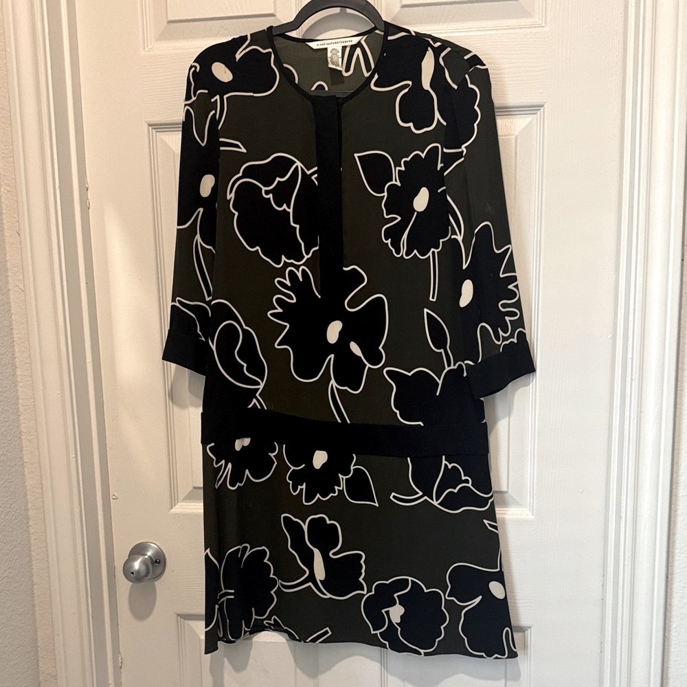 Diane Von Furstenberg Black and Green Floral Drop Waist Dress, NWOT